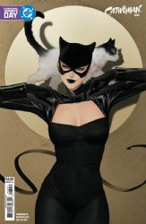 Catwoman [DC] (2018) 85 (Variant Lesley Leirix Li Cover)